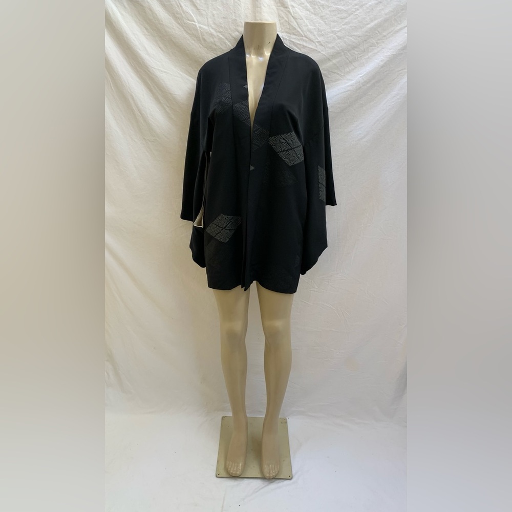 VTG Joanie Char Size O/S Black Kimono 👘